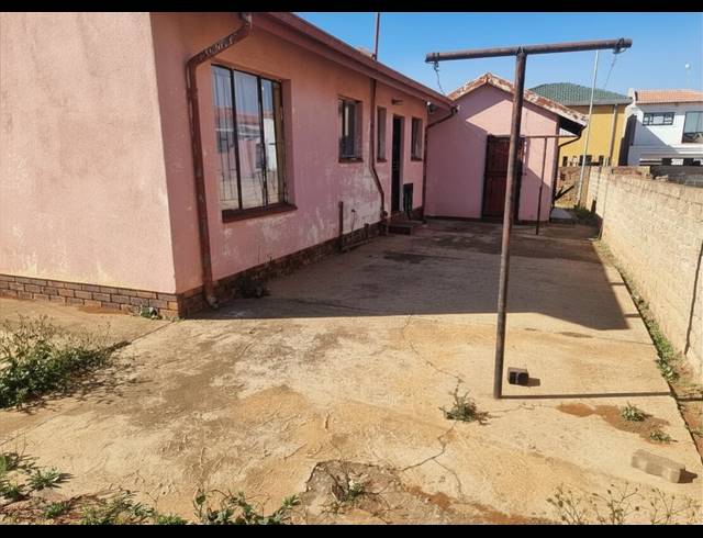 2 BEDROOM HOUSE FOR SALE IN EVATON WEST